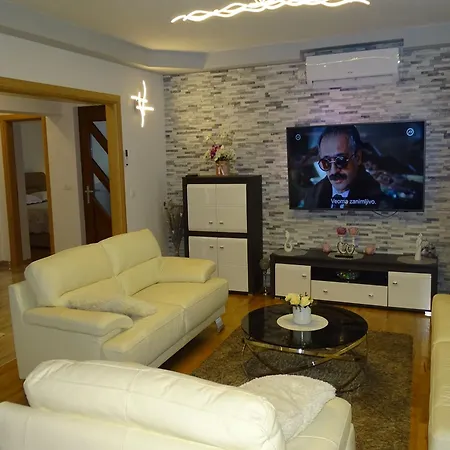 Apartment Roncevic *