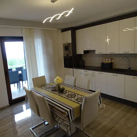 Roncevic Apartment *